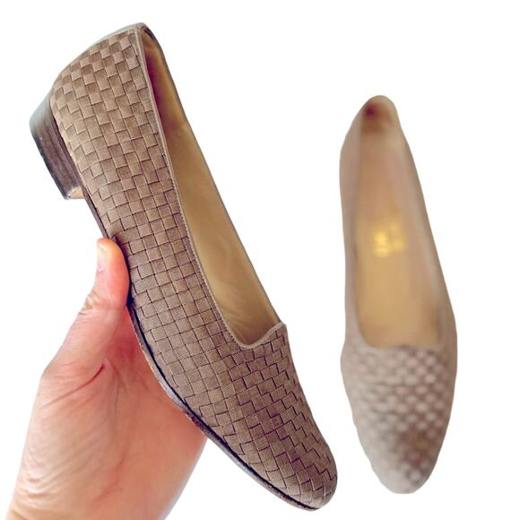 Salvatore Ferragamo Classic Woven  & Leather Heel - Picture 1 of 9
